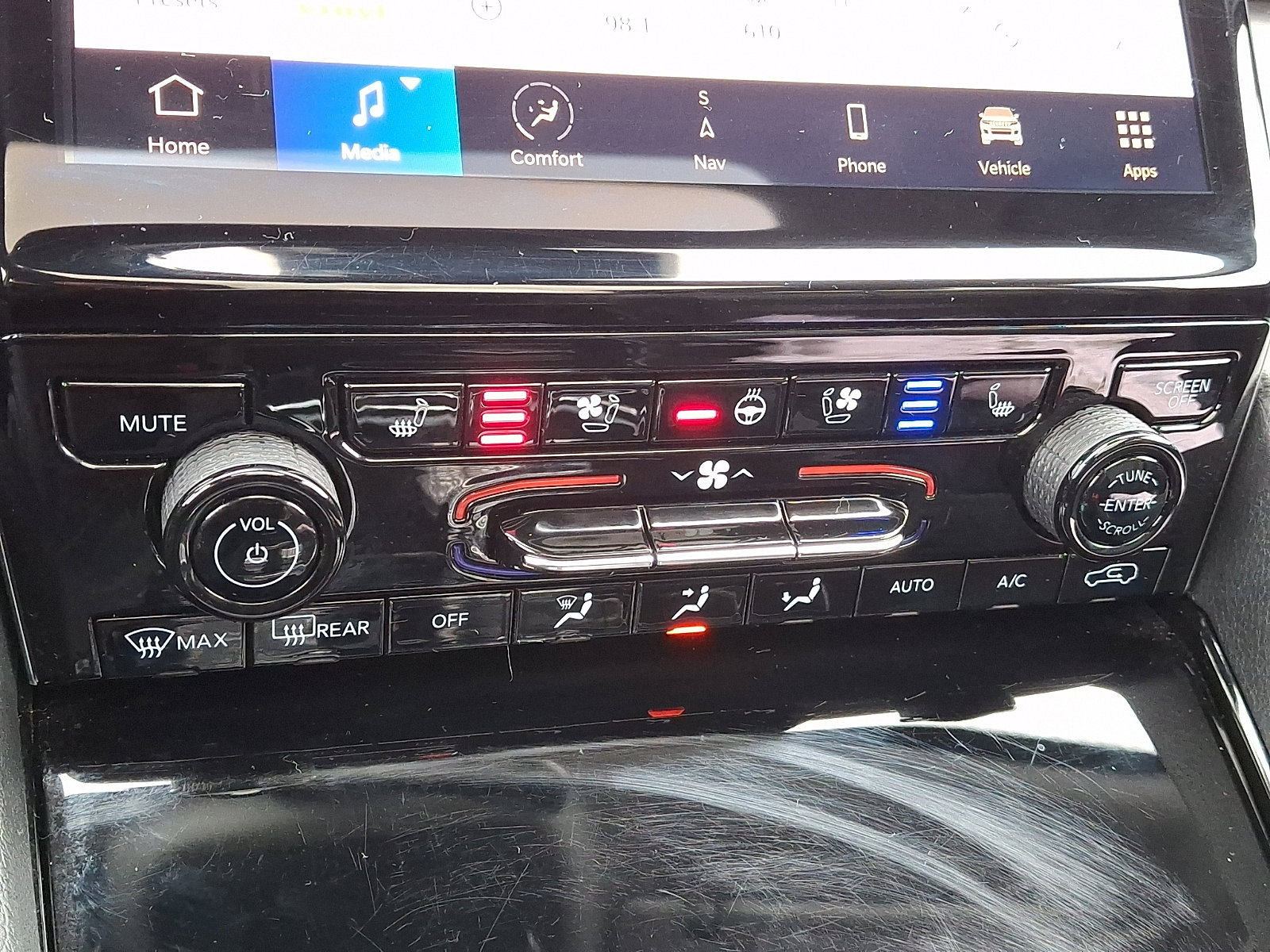 Used 2023 Jeep Grand Cherokee L Limited w/ Luxury Tech Group II image 23