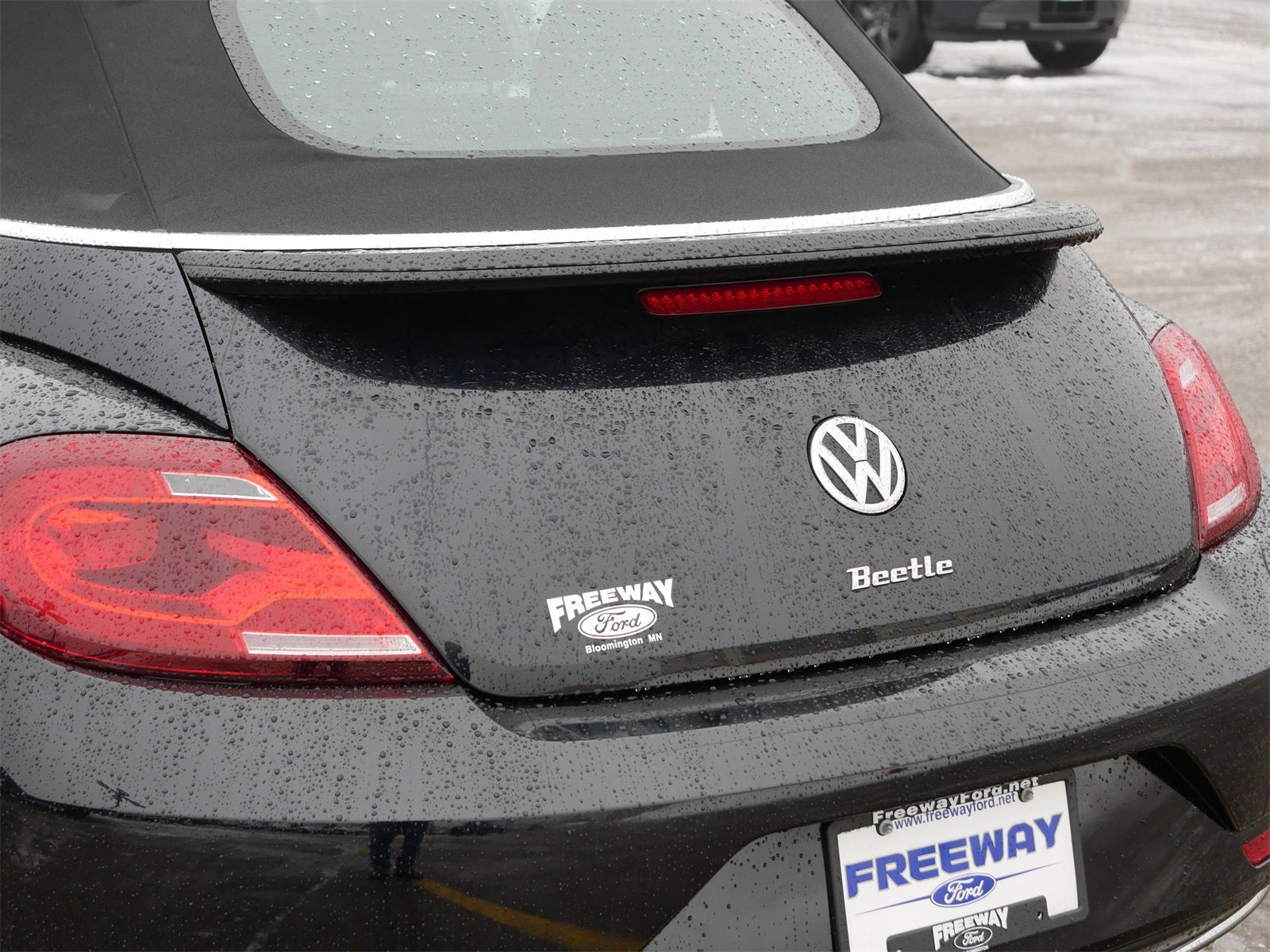 Used 2019 Volkswagen Beetle 2.0T SE image 10