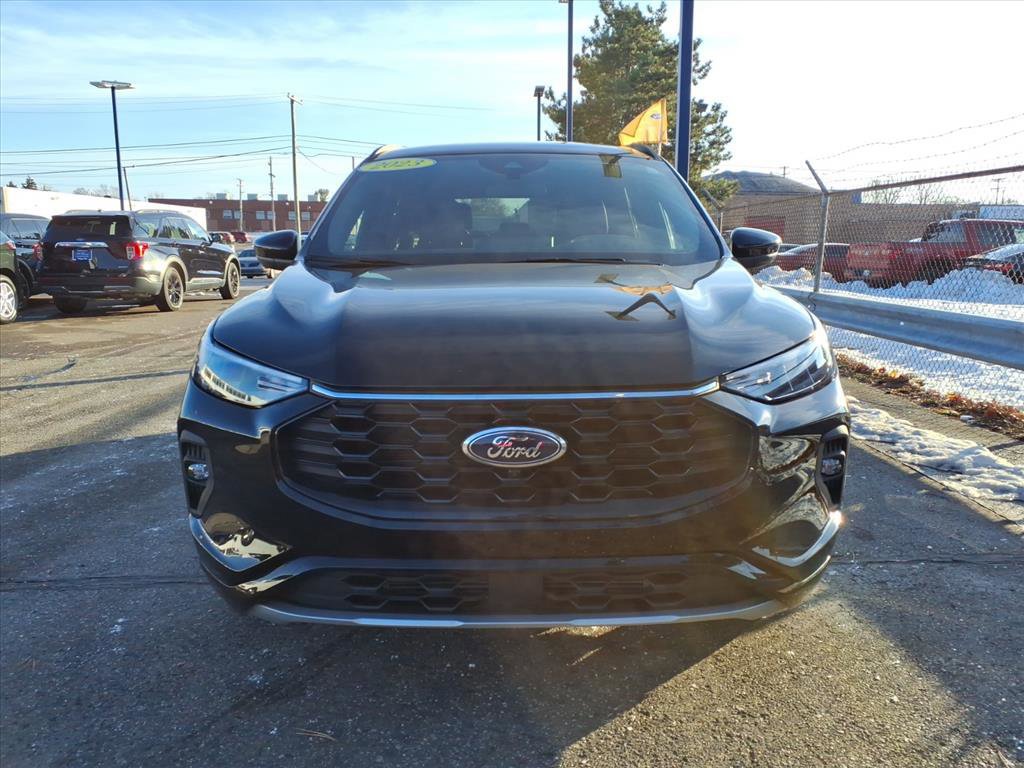 Certified 2023 Ford Escape ST-Line Select w/ Tech Pack #2 image 6