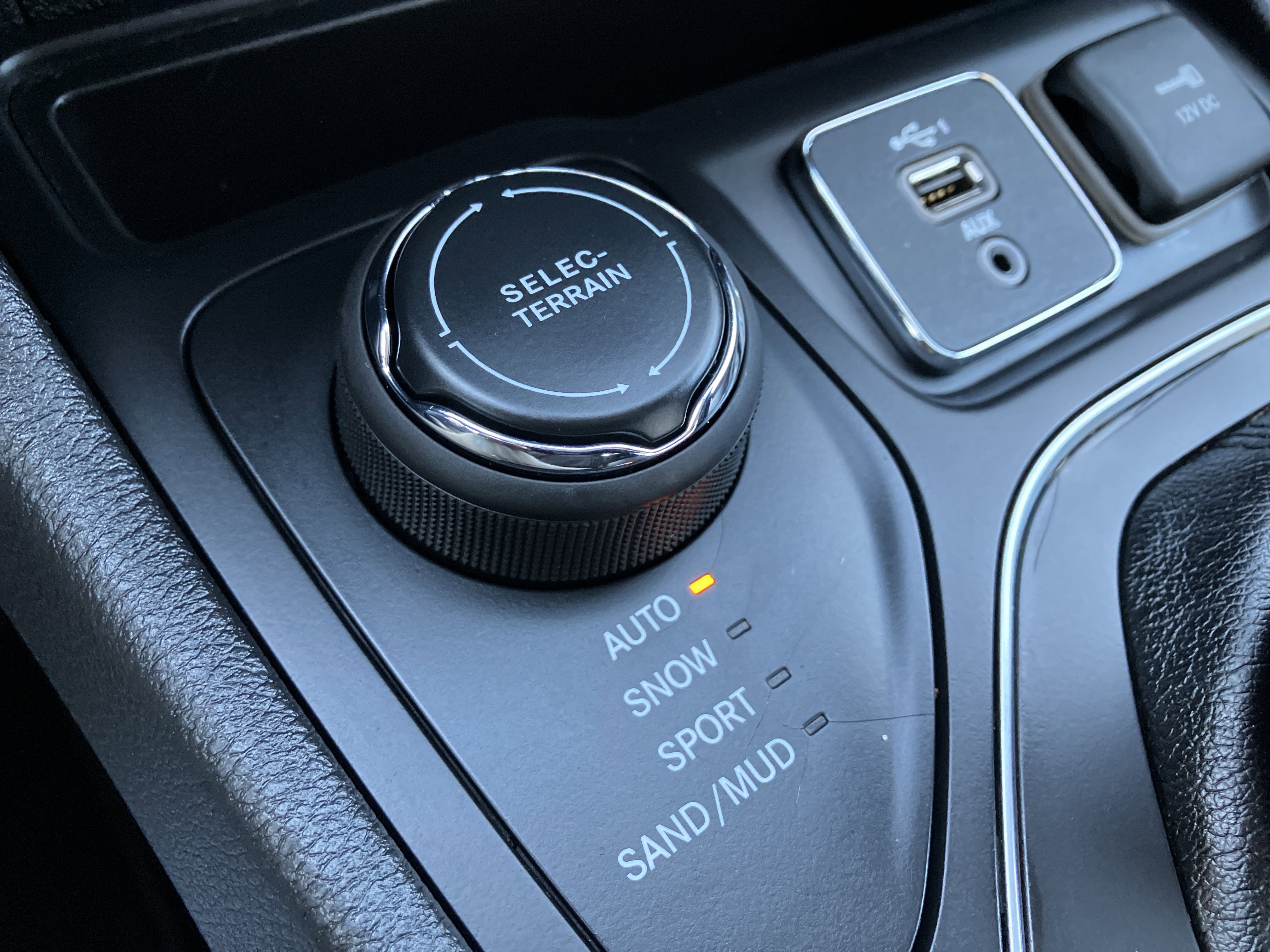 Used 2020 Jeep Cherokee Latitude Plus image 24