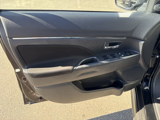 Used 2025 Mitsubishi Outlander Sport AWD image 11