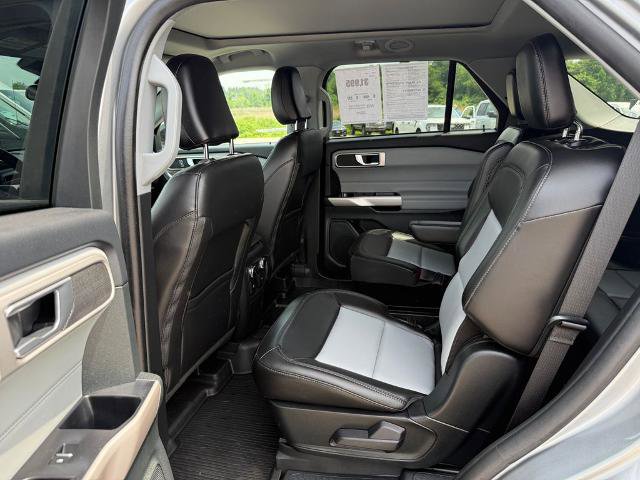Certified 2023 Ford Explorer XLT w/ Equipment Group 202A AWD/4WD image 5