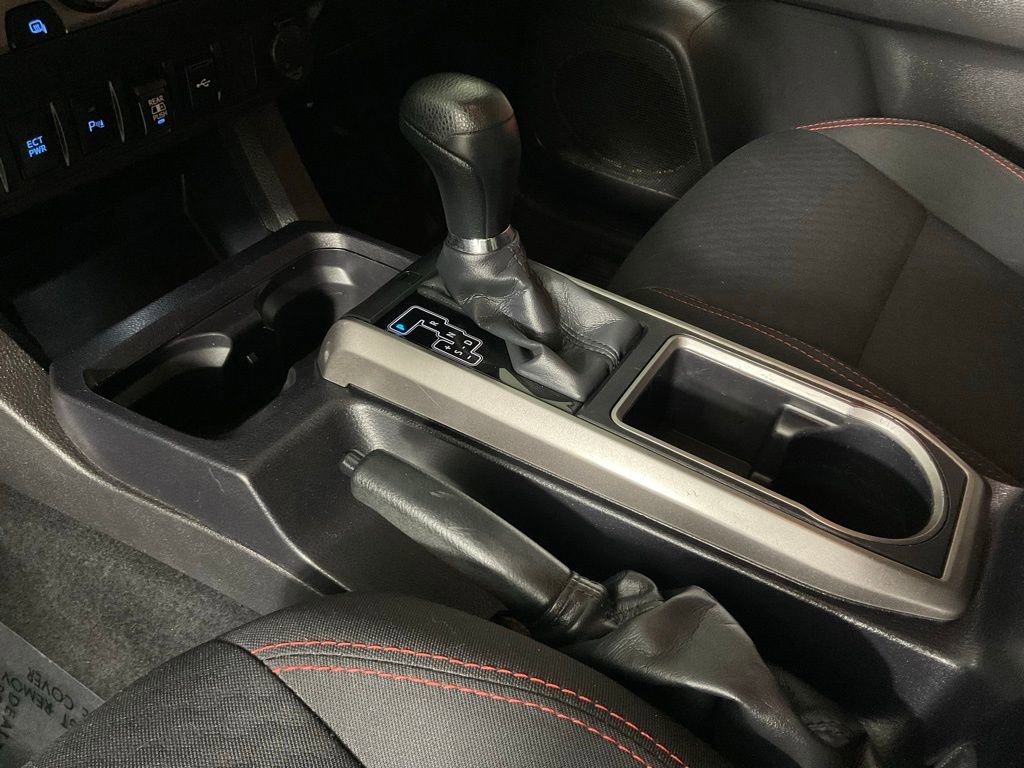 Used 2022 Toyota Tacoma SR5 RWD image 18