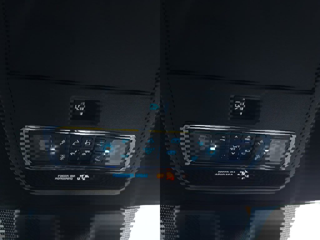 Certified 2025 Ford F150 Lariat image 34