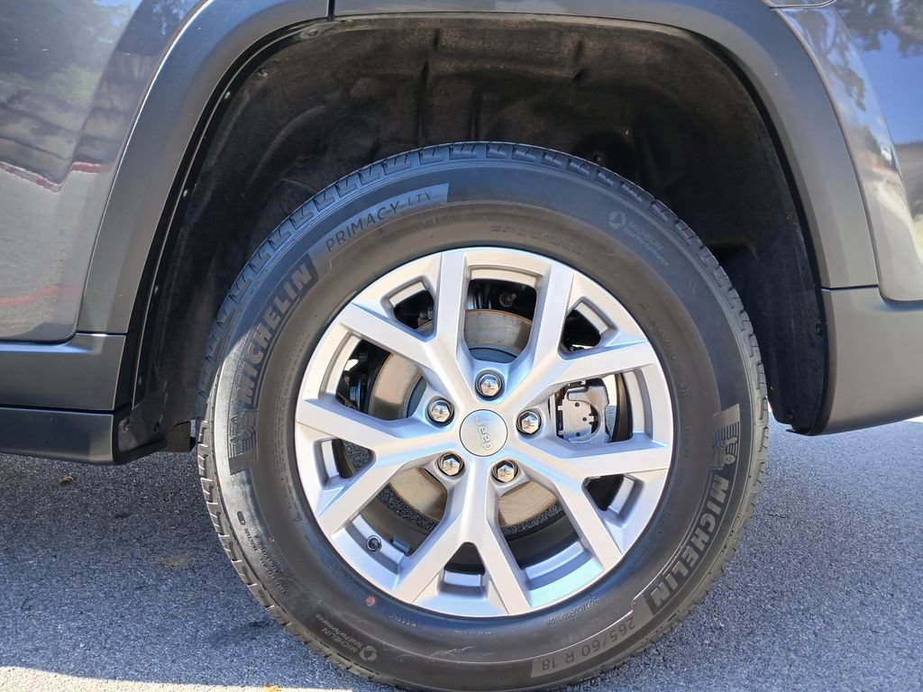 Used 2022 Jeep Grand Cherokee Limited AWD/4WD image 25