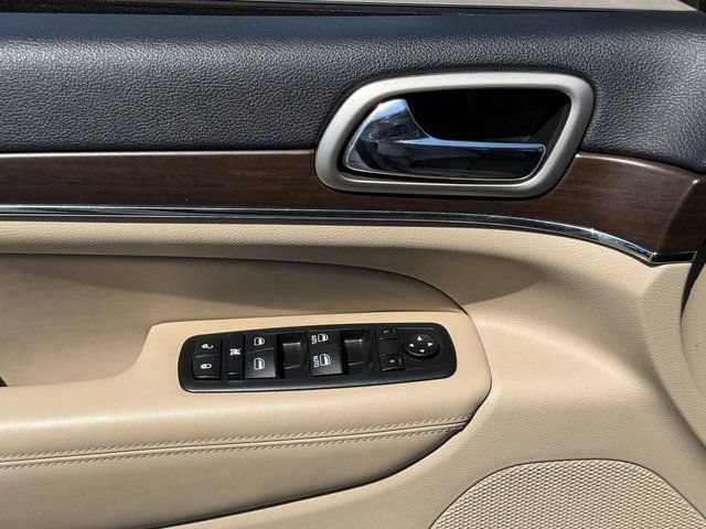Used 2017 Jeep Grand Cherokee Limited AWD/4WD image 27