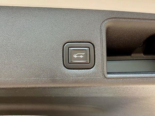 Used 2021 GMC Terrain SLT w/ Infotainment Package II AWD/4WD image 18