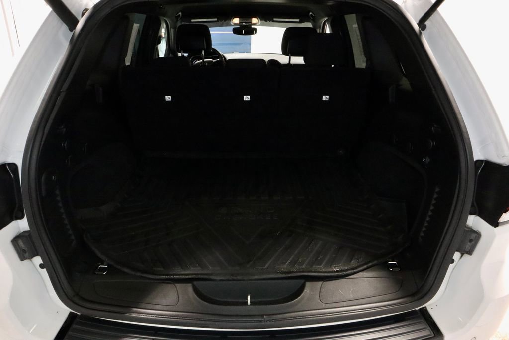 Used 2018 Jeep Grand Cherokee Laredo image 15