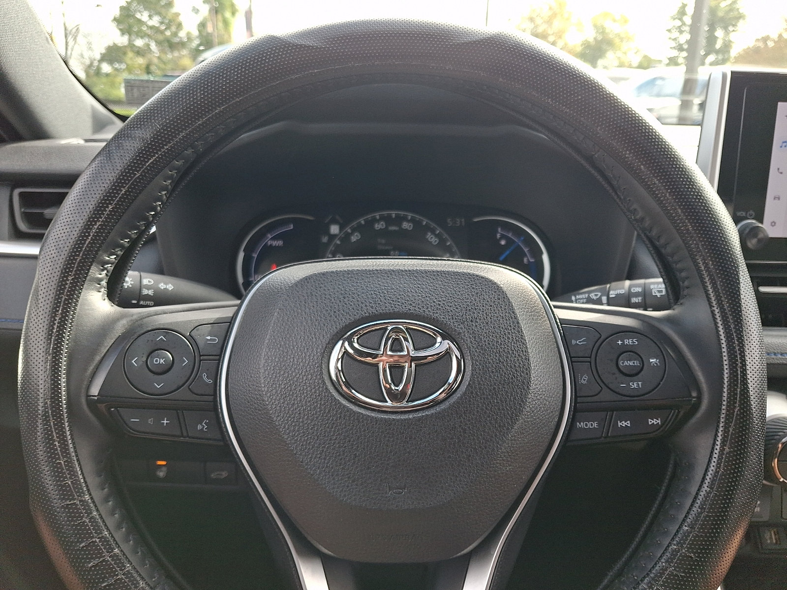 Used 2023 Toyota RAV4 SE w/ Convenience Package AWD/4WD image 25