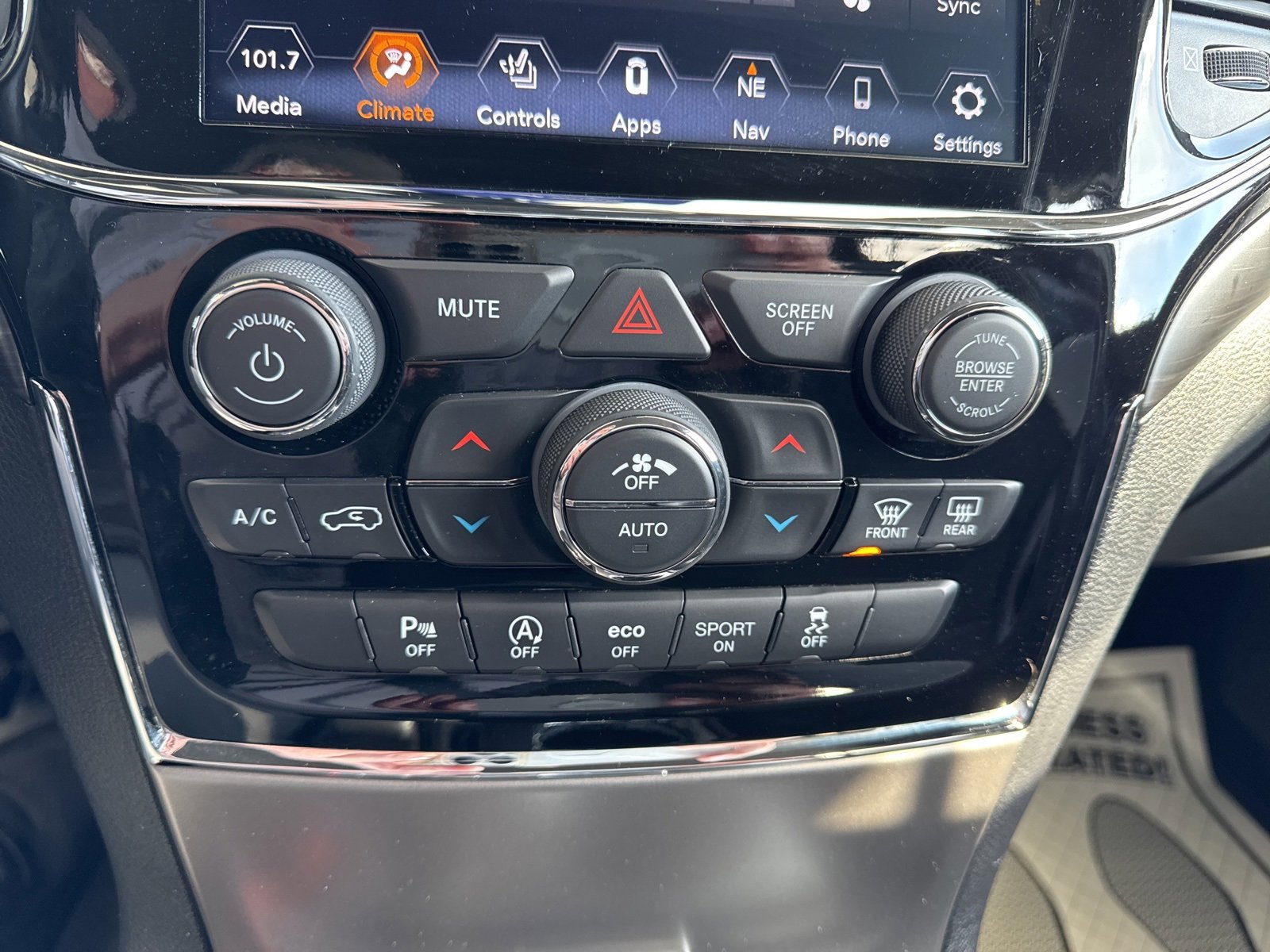 Used 2020 Jeep Grand Cherokee Altitude image 30