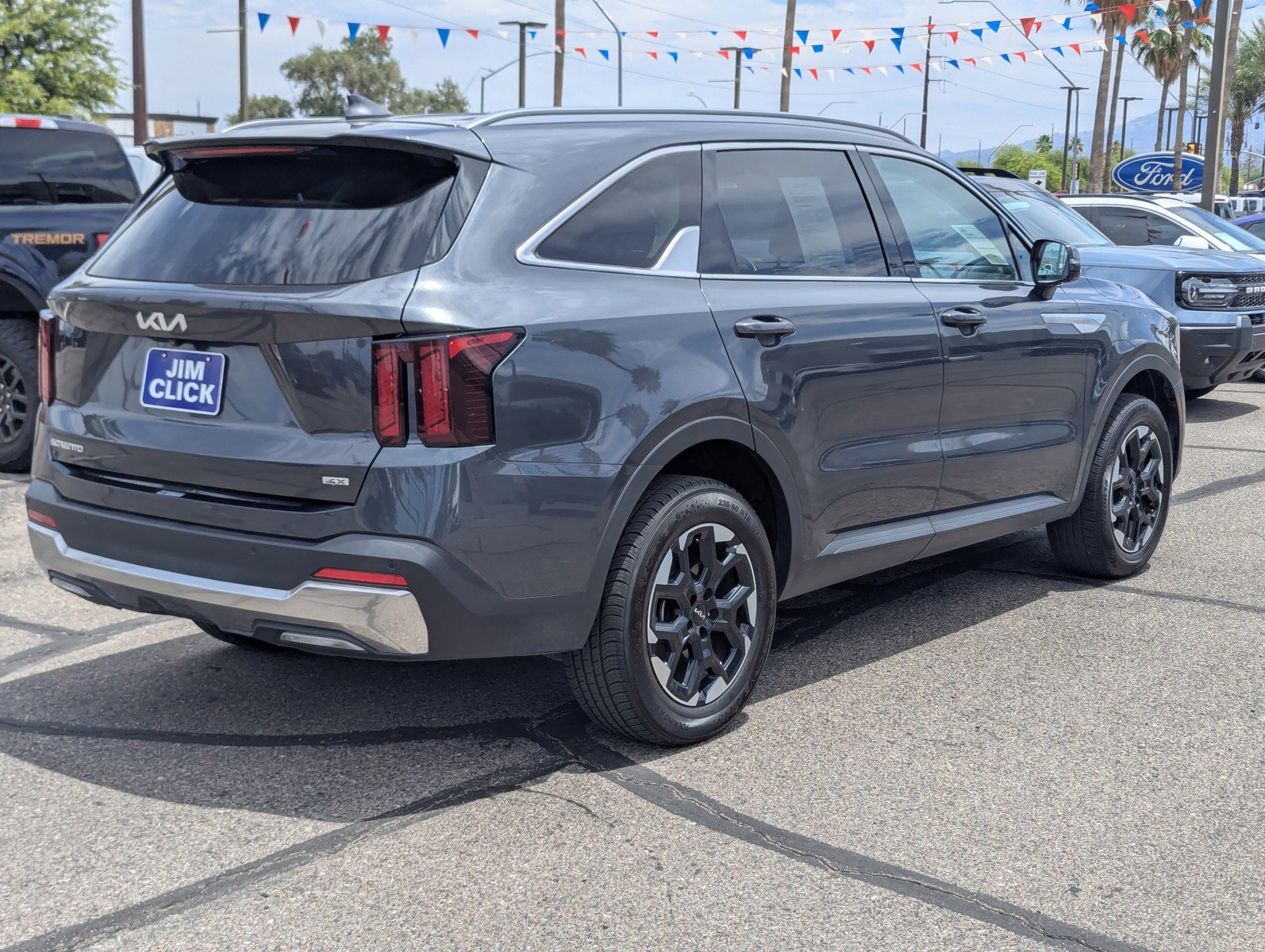 Used 2024 Kia Sorento S AWD/4WD image 2