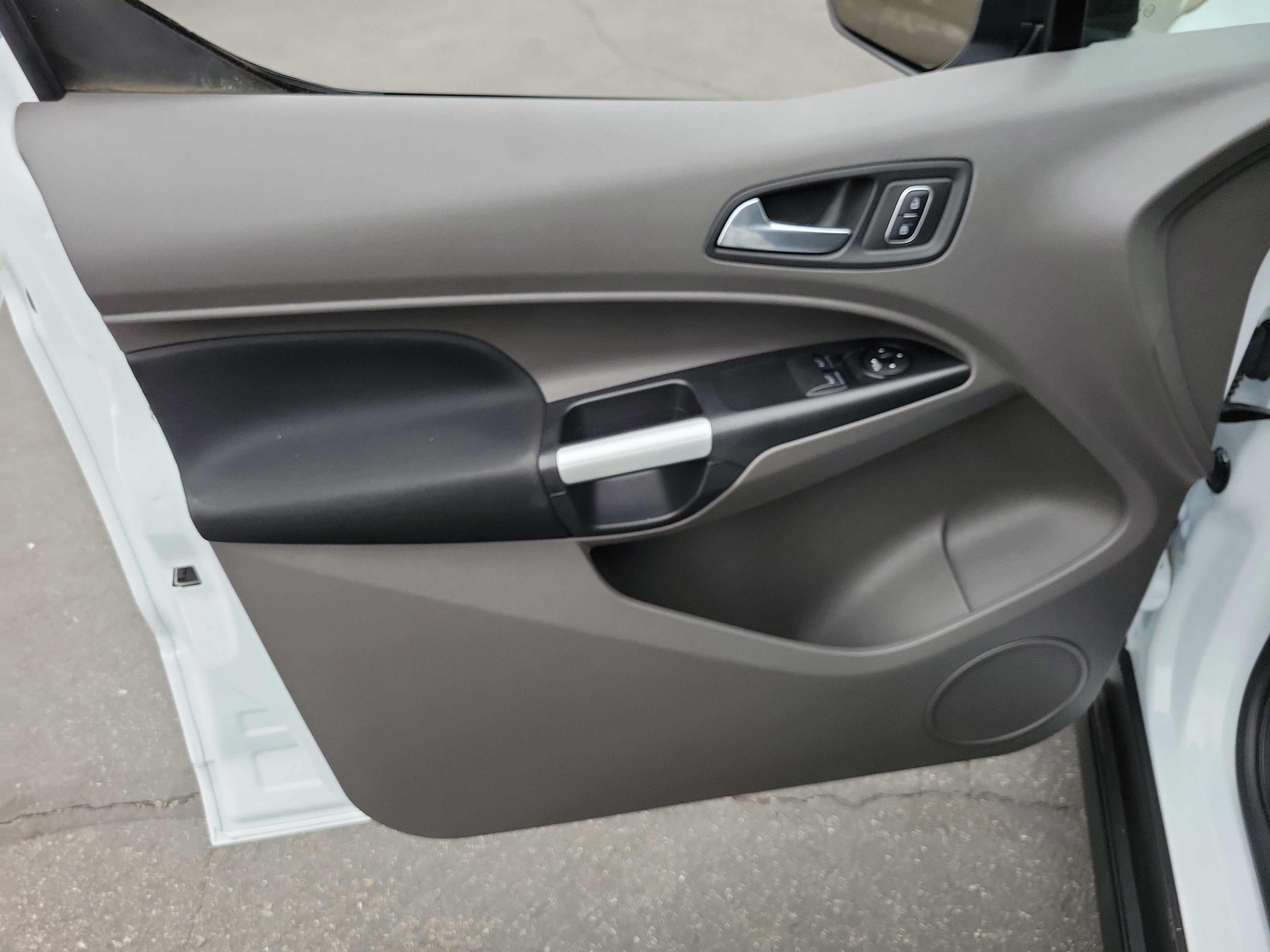 Certified 2022 Ford Transit Connect XLT FWD image 10