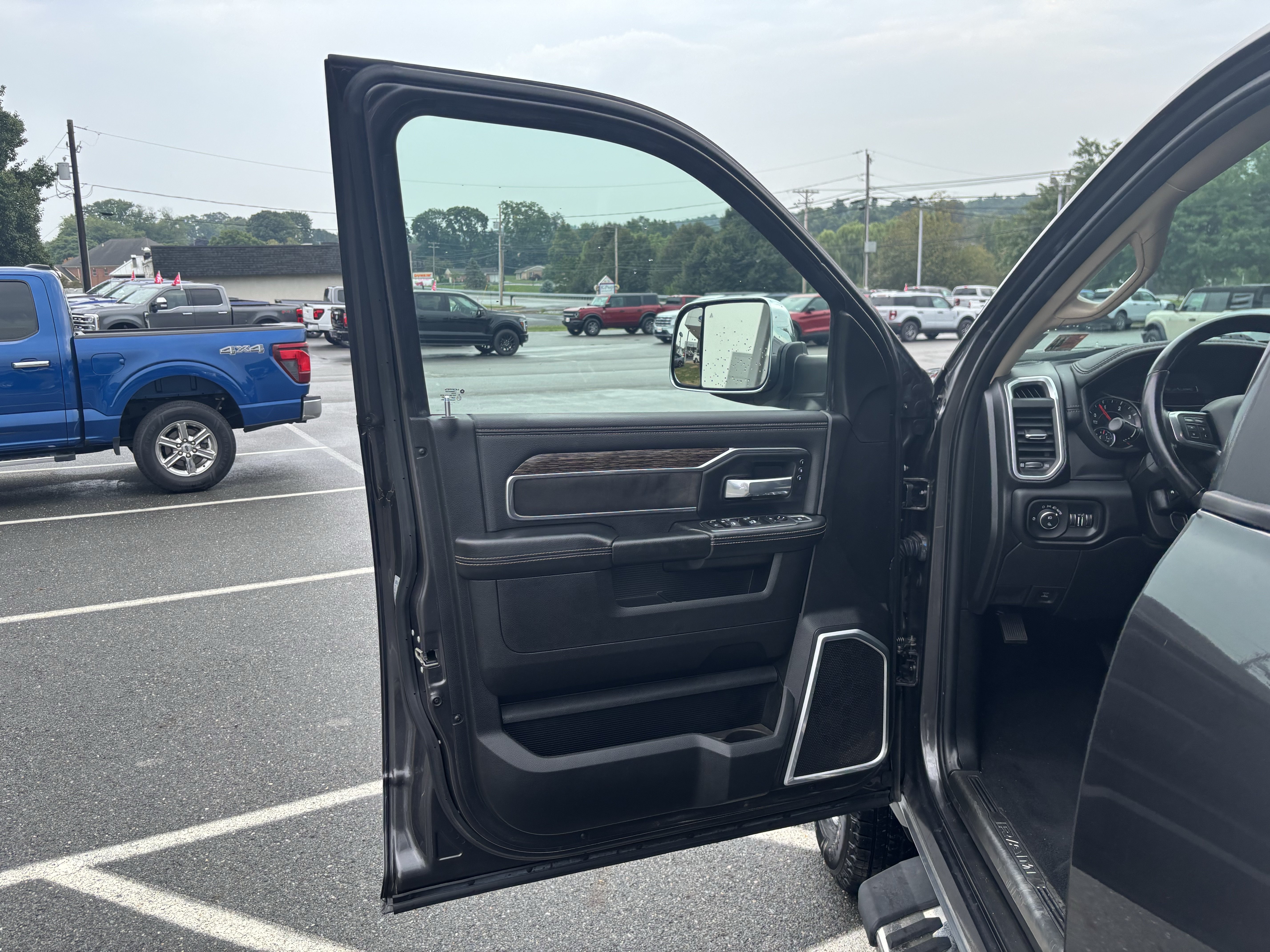 Used 2021 RAM 3500 Laramie w/ Safety Group AWD/4WD image 11