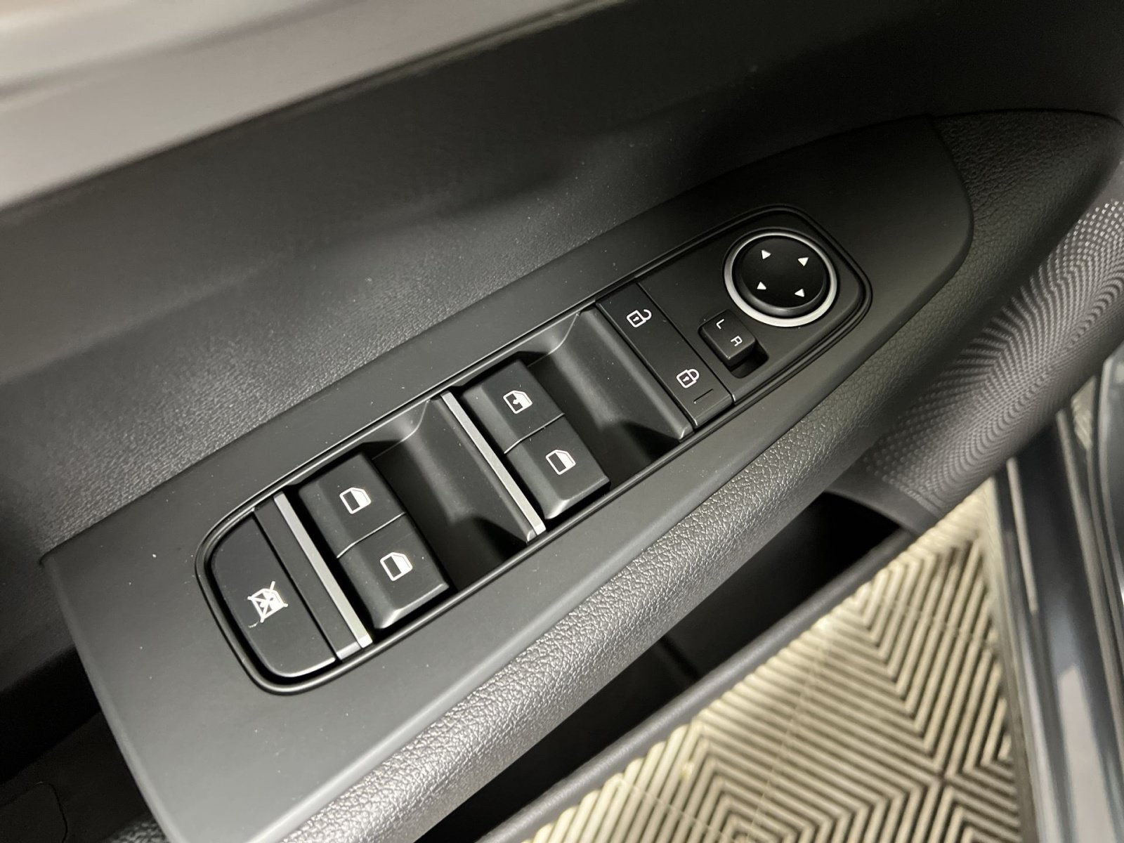 Used 2023 Kia Forte LXS FWD image 15
