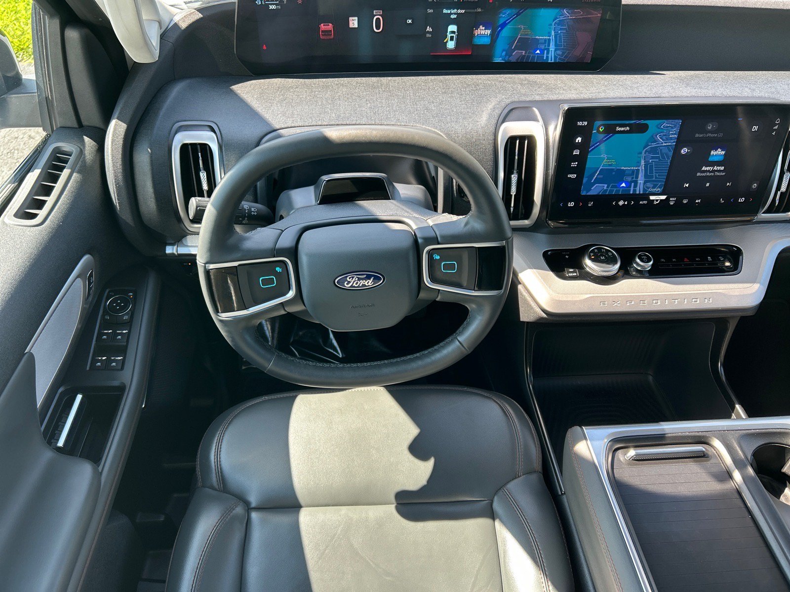 Certified 2025 Ford Expedition Active AWD/4WD image 2