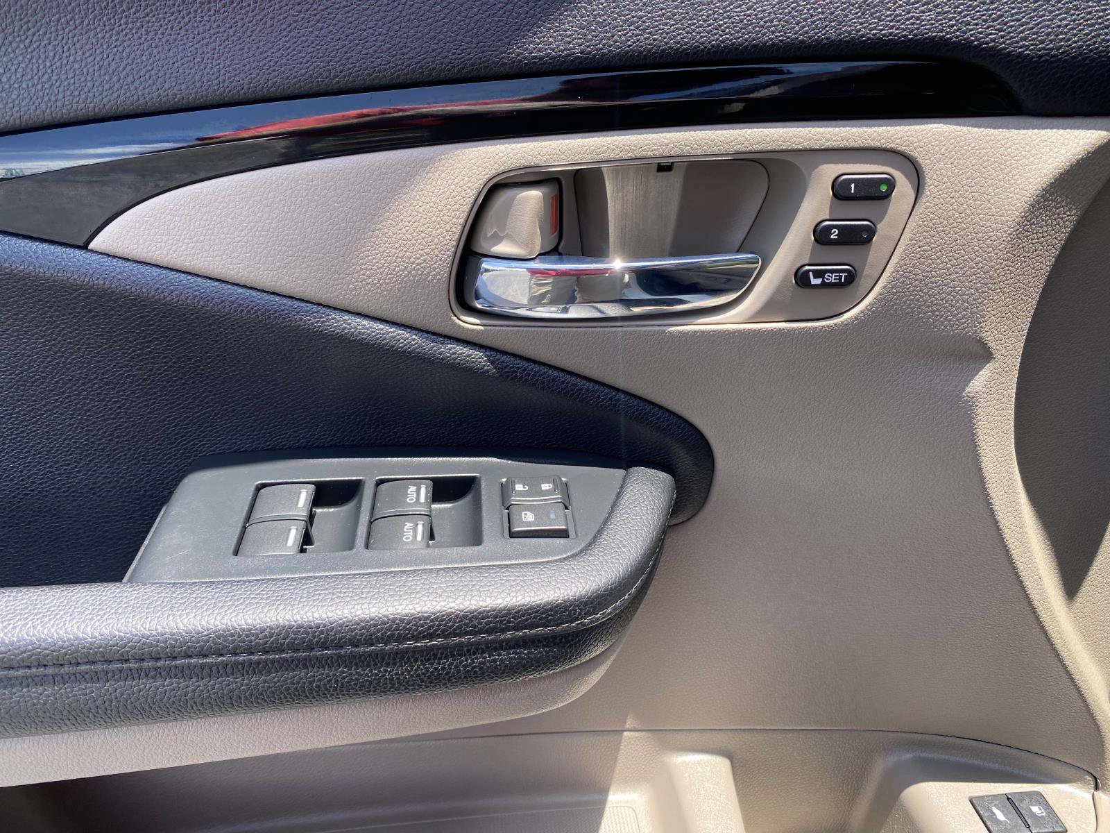Used 2022 Honda Pilot Touring image 19