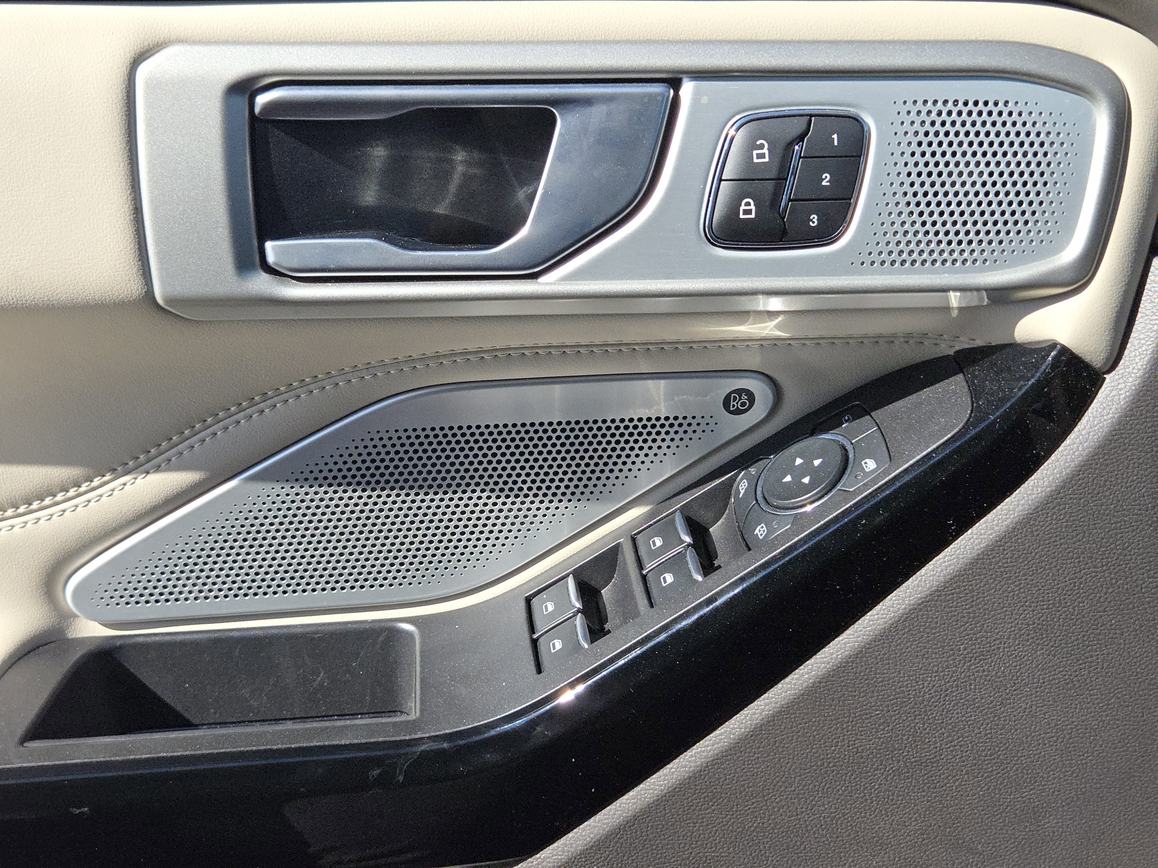 Certified 2023 Ford Explorer Platinum w/ Technology Package image 22