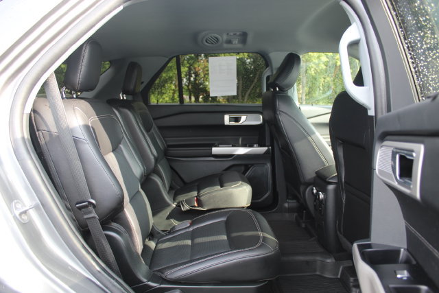 Certified 2023 Ford Explorer Limited w/ Class IV Trailer Tow Package AWD/4WD image 28