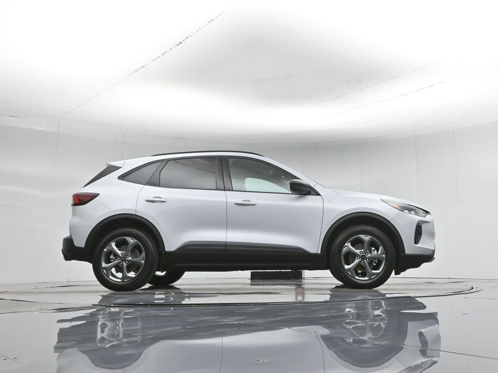 Certified 2025 Ford Escape ST-Line AWD/4WD image 50