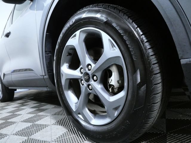 Certified 2025 Ford Escape ST-Line AWD/4WD image 2