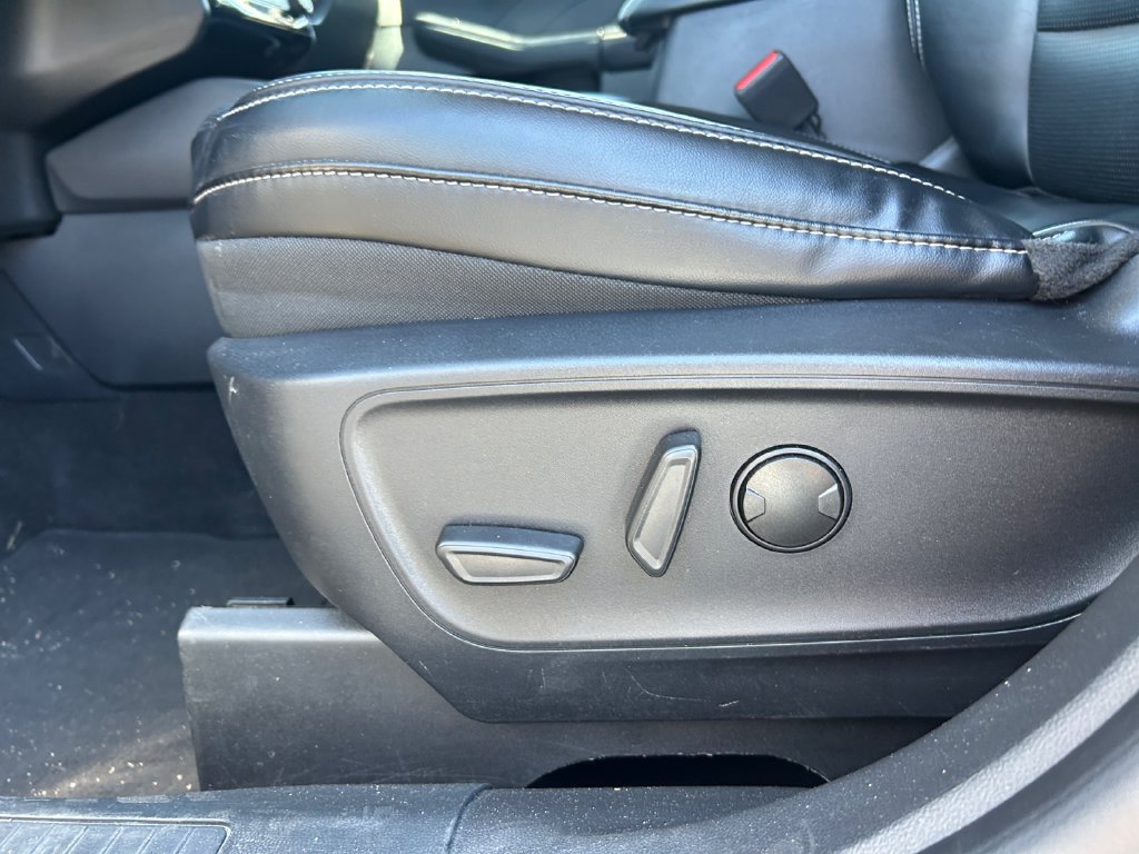 Certified 2025 Ford Escape Platinum AWD/4WD image 24