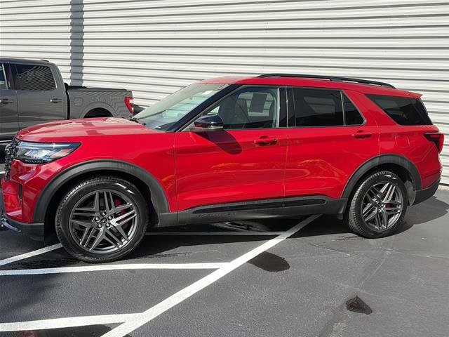 Certified 2025 Ford Explorer ST AWD/4WD image 2