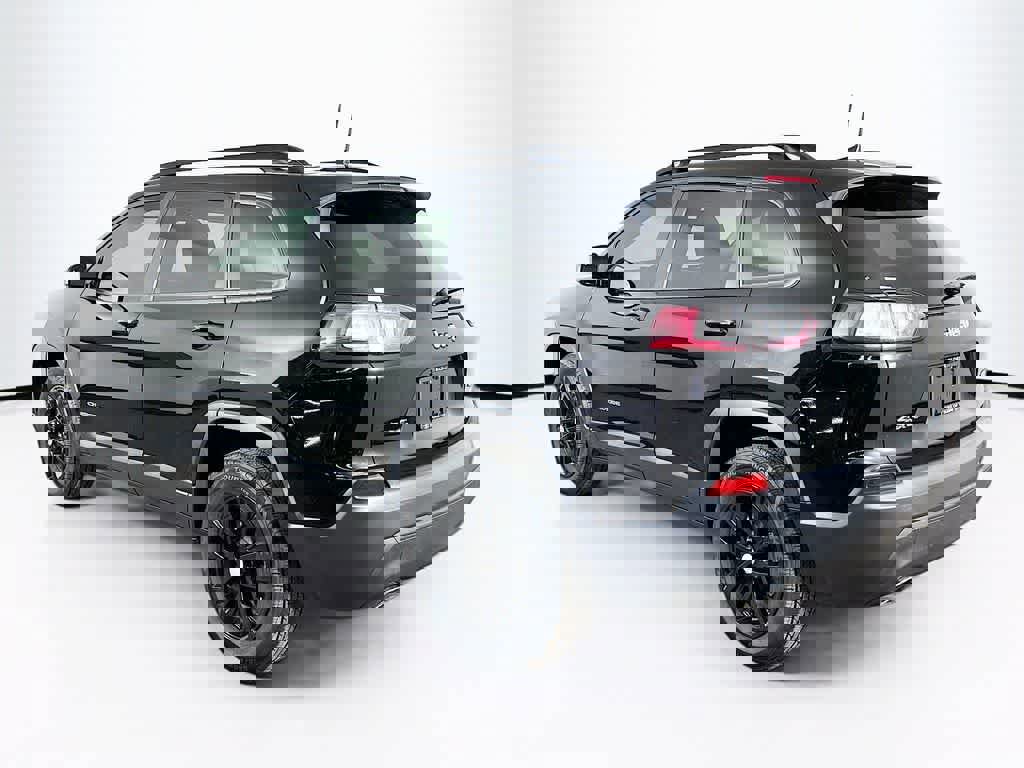 Used 2022 Jeep Cherokee Latitude Lux w/ Sun & Sound Group image 3