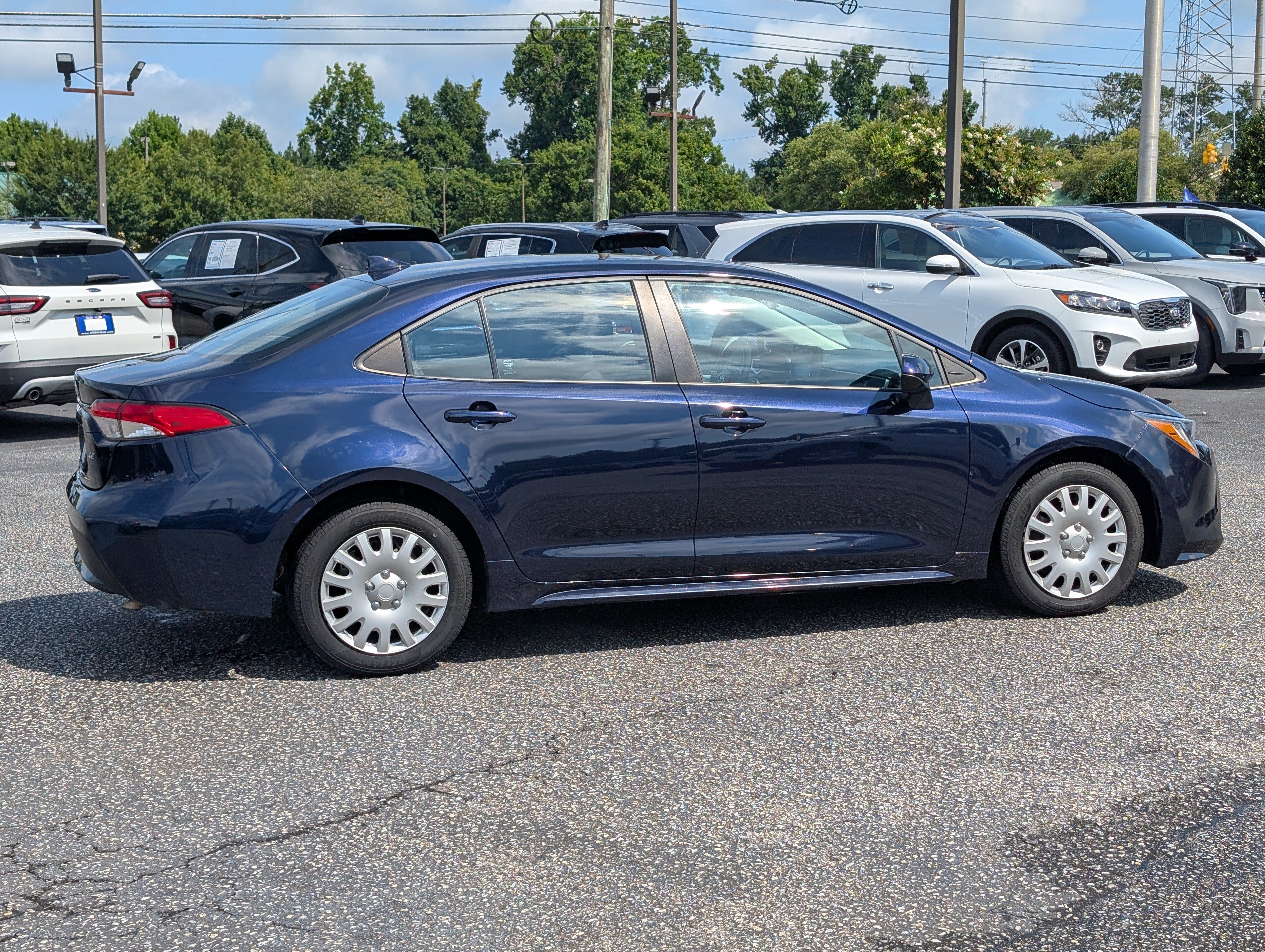 Used 2022 Toyota Corolla LE FWD image 7