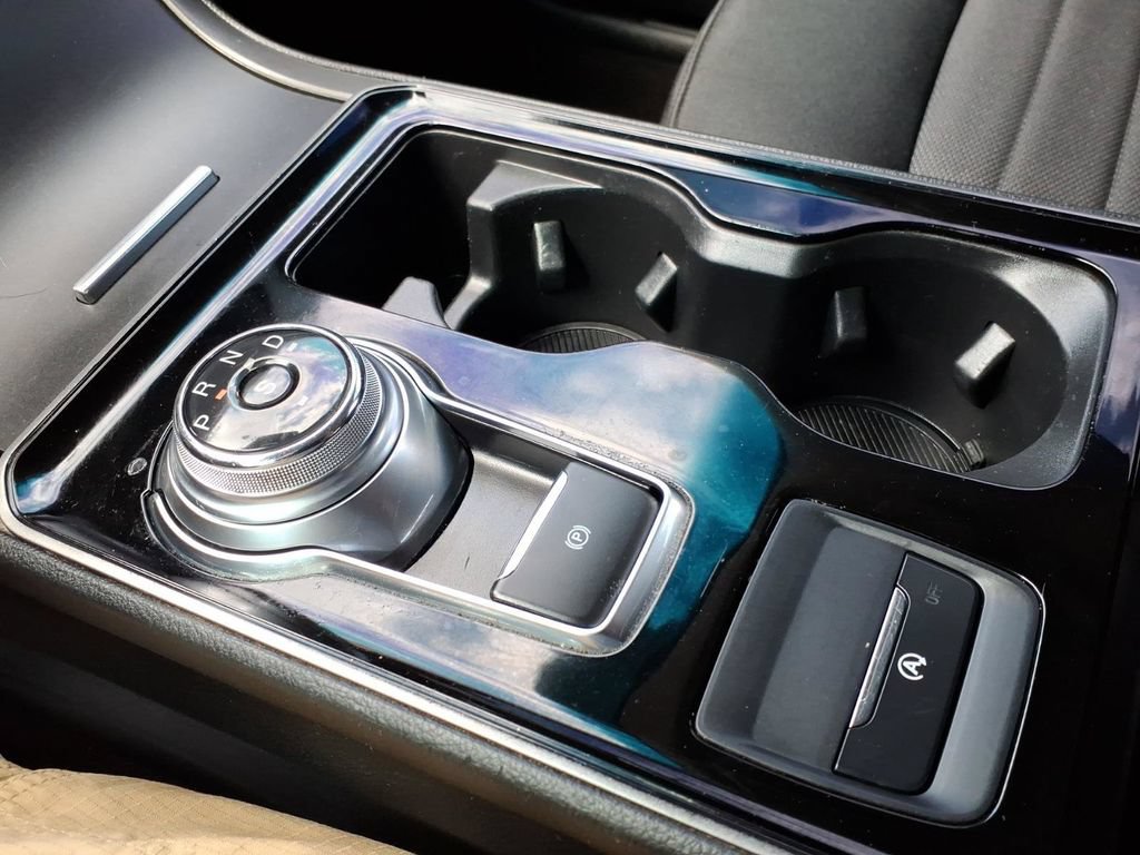 Certified 2020 Ford Edge SE FWD image 18