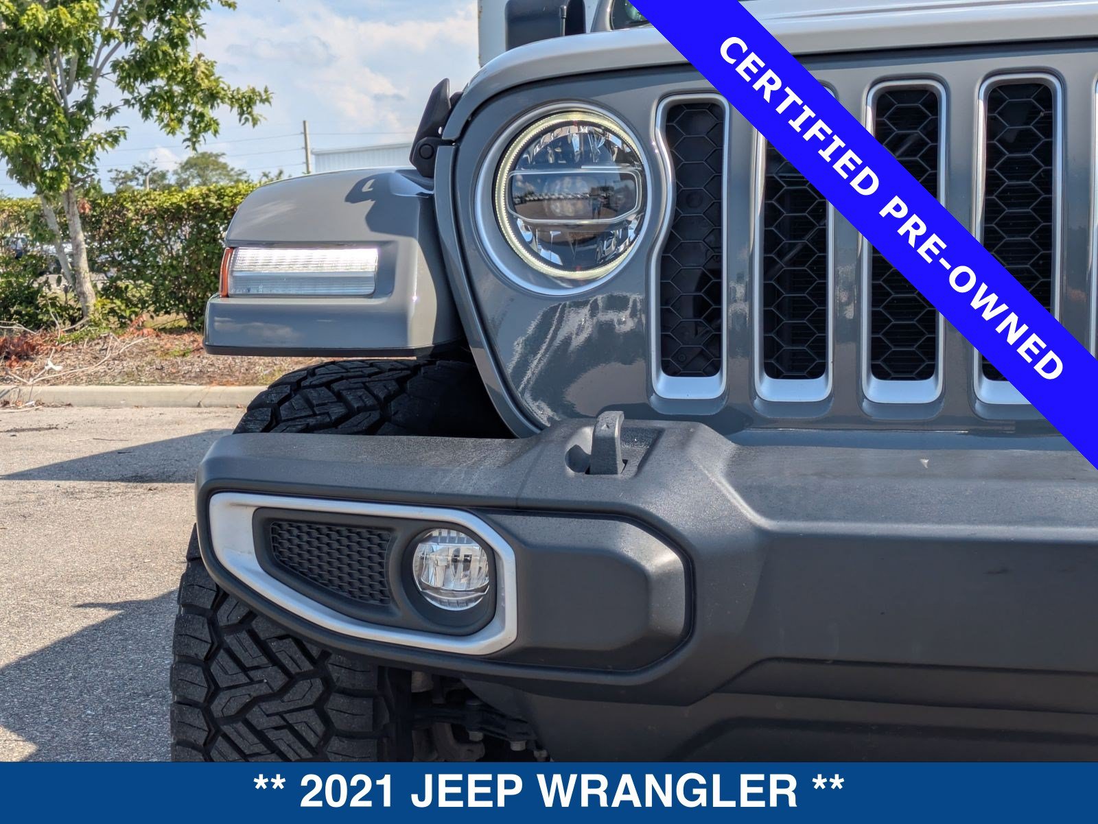 Used 2021 Jeep Wrangler Unlimited Sahara w/ Cold Weather Group AWD/4WD image 9