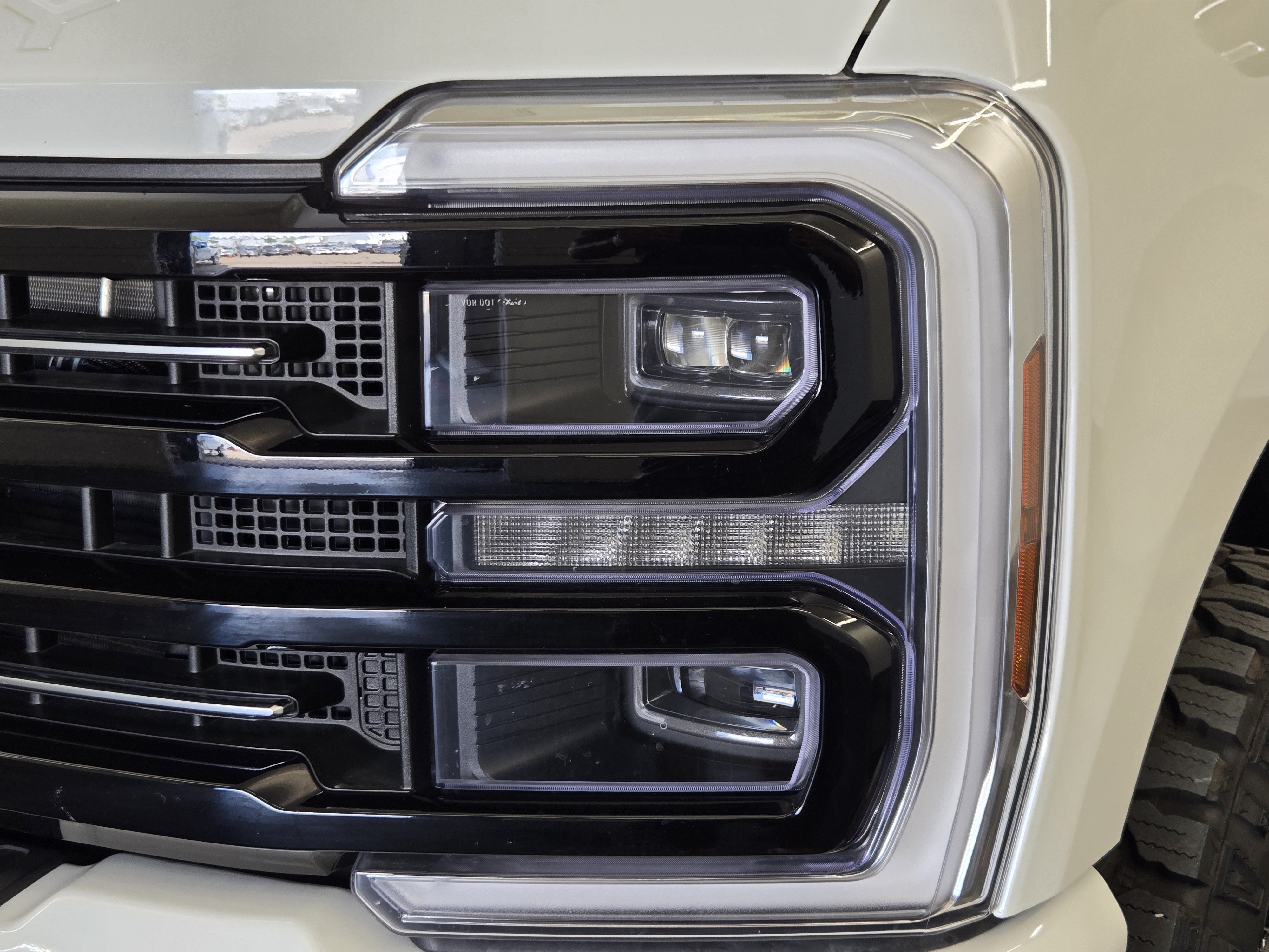 Certified 2025 Ford F250 Platinum w/ Tremor Off-Road Package AWD/4WD image 8
