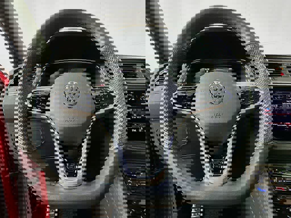 Used 2024 Volkswagen Tiguan SE R-Line image 19