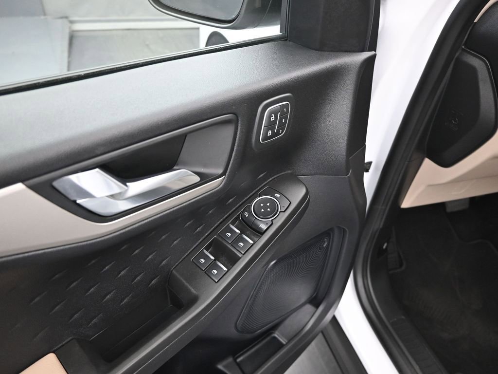 Certified 2020 Ford Escape SEL FWD image 14