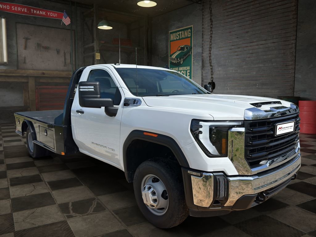 Used 2024 GMC Sierra 3500 Pro AWD/4WD image 2
