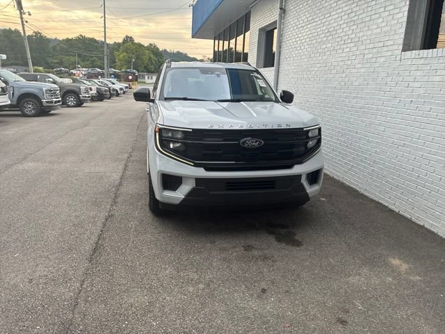 Certified 2025 Ford Expedition Active RWD image 6