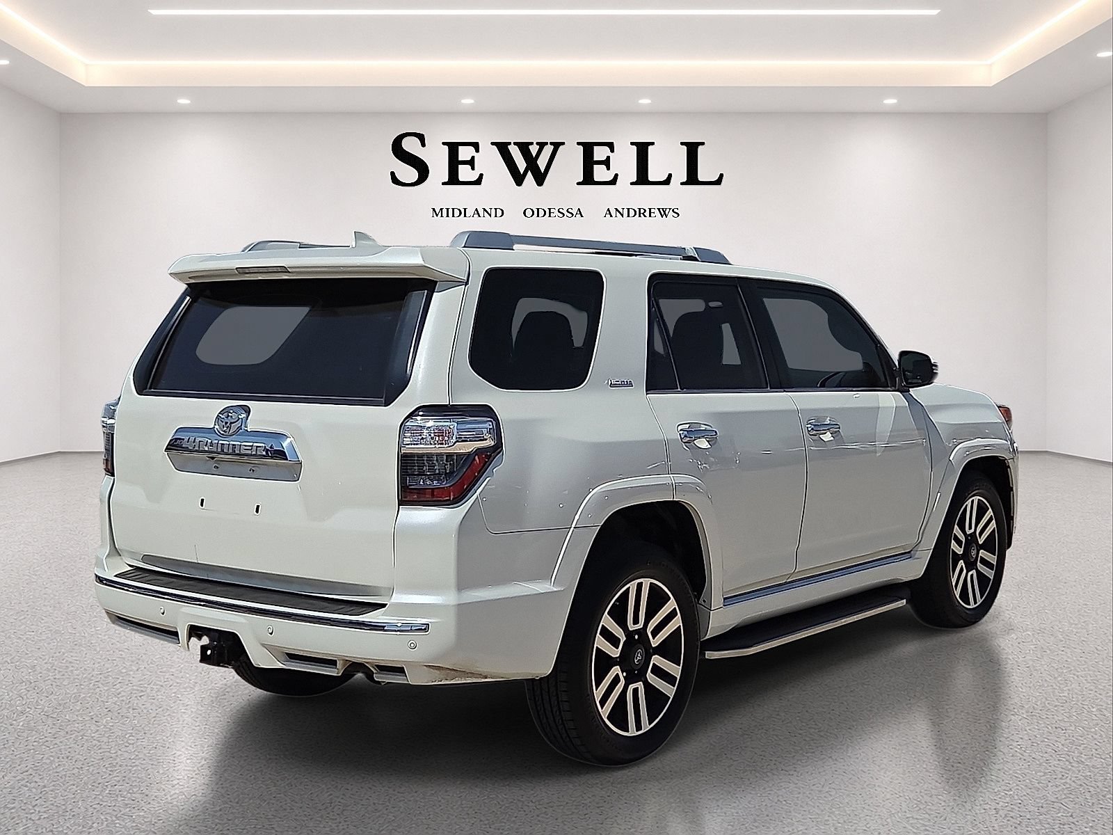 Used 2018 Toyota 4Runner Limited RWD image 4