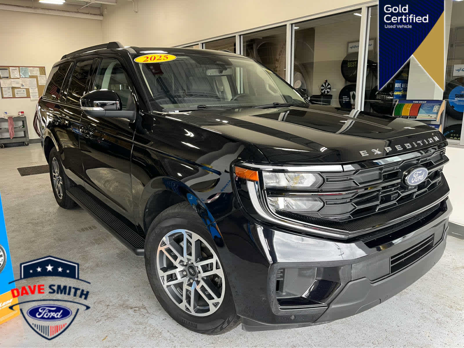 Certified 2025 Ford Expedition Active AWD/4WD image 4