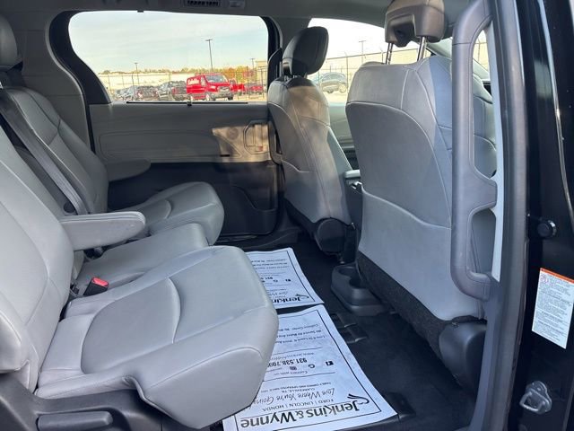 Used 2023 Toyota Sienna XLE image 11