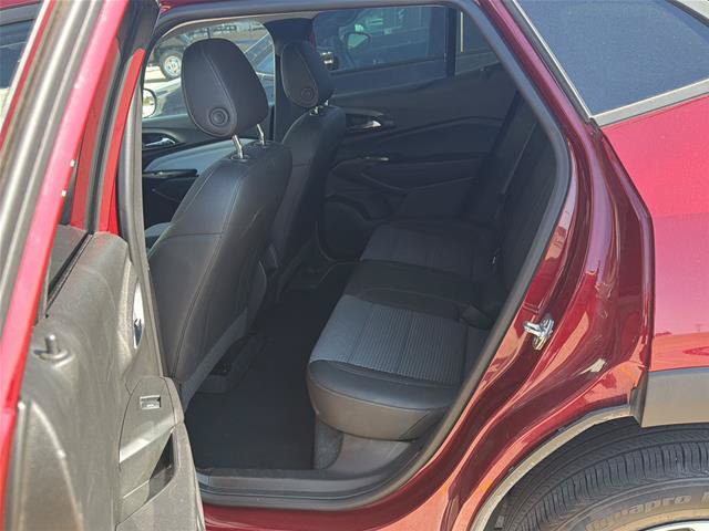 Used 2025 Chevrolet Trax LT FWD image 7