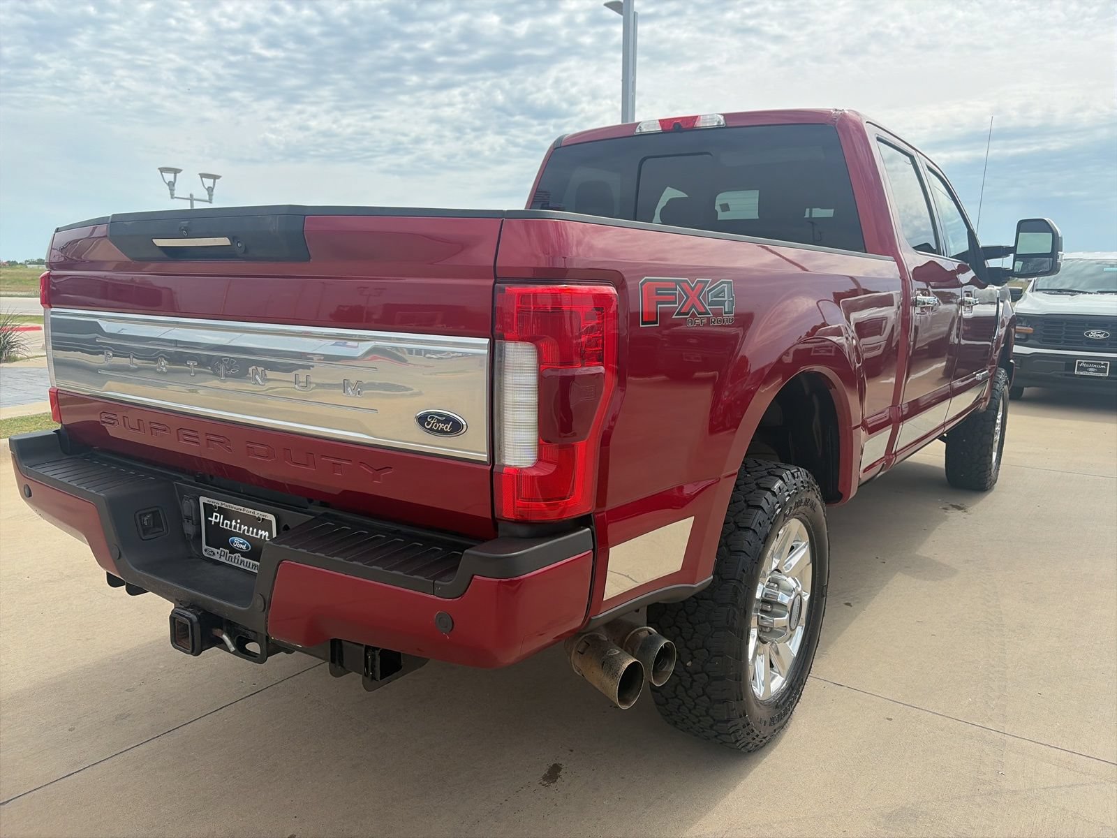 Certified 2019 Ford F250 Platinum w/ Platinum Ultimate Package AWD/4WD image 5