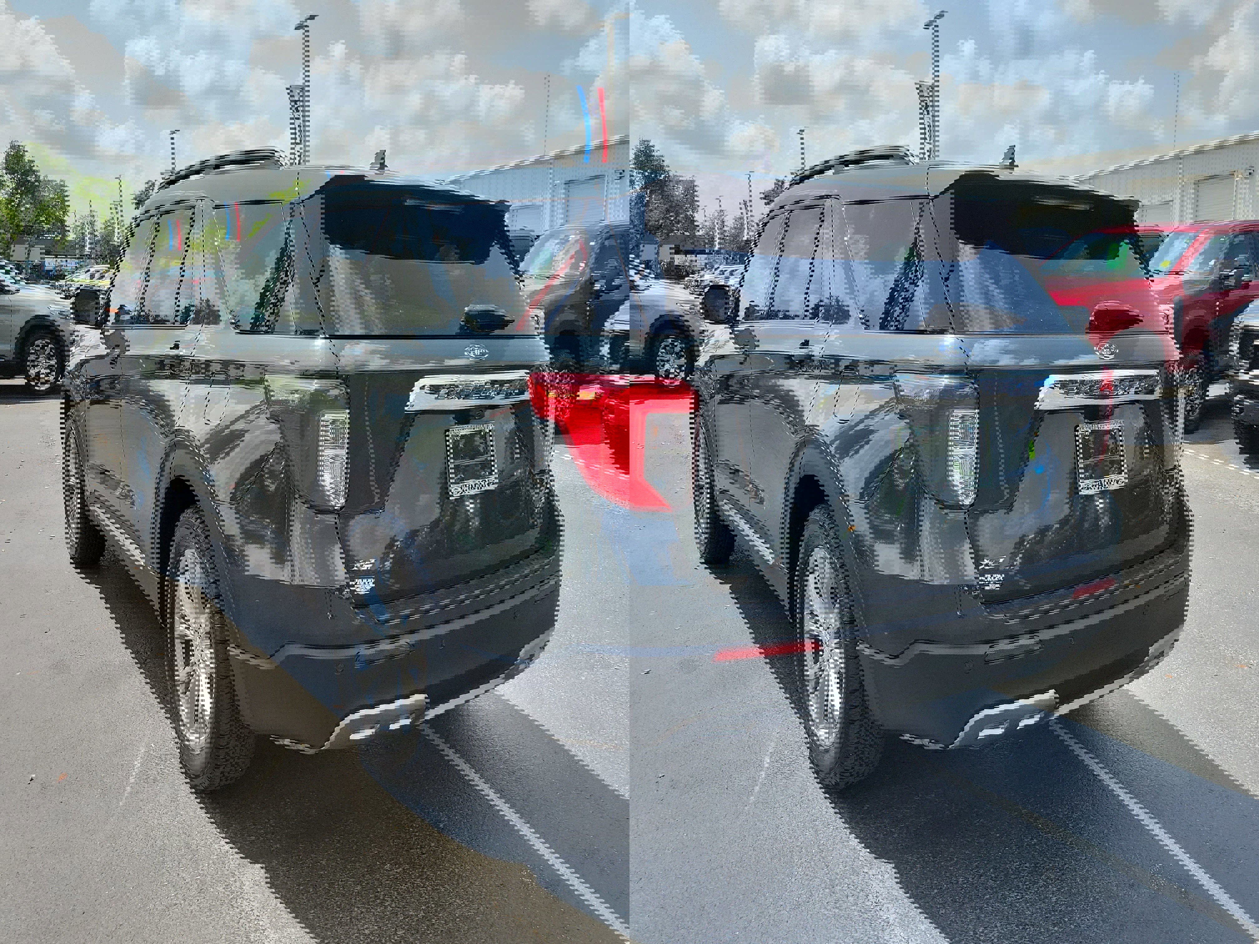 Certified 2022 Ford Explorer XLT w/ Equipment Group 202A image 3