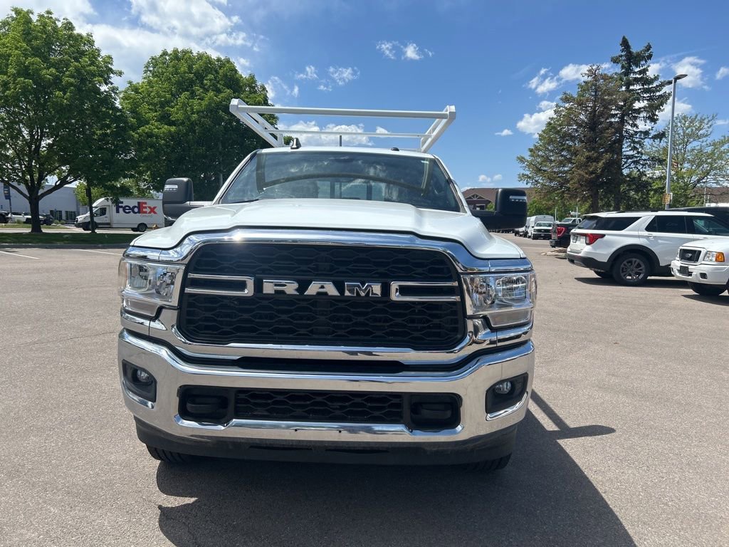 Used 2024 RAM 3500 Tradesman w/ Chrome Appearance Group AWD/4WD image 6