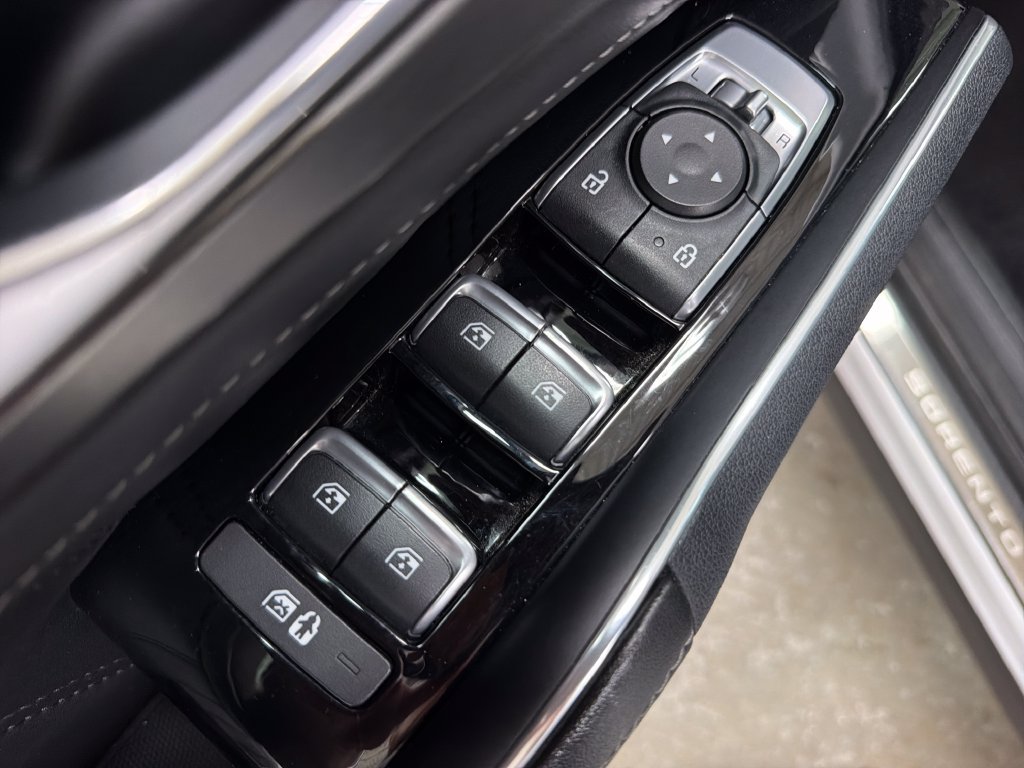 Used 2022 Kia Sorento SX FWD image 18