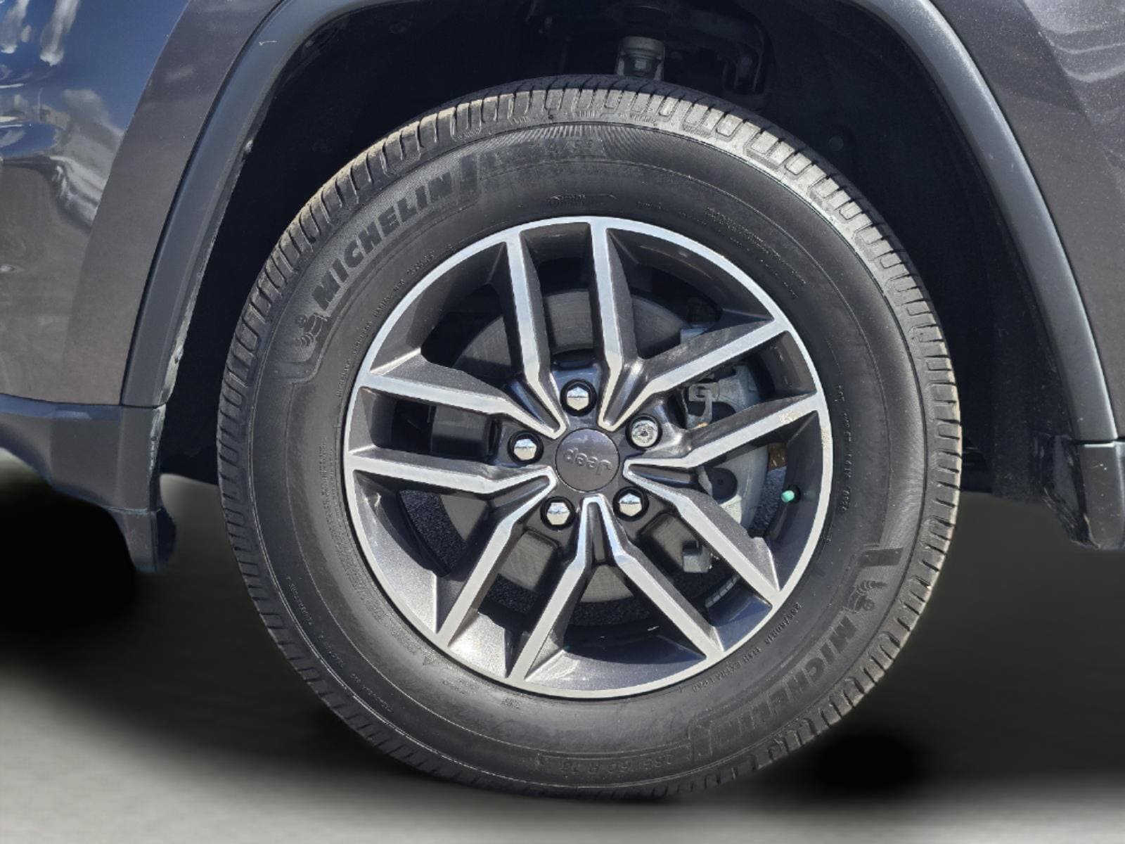 Used 2019 Jeep Grand Cherokee Limited w/ Trailer Tow Group IV RWD image 11