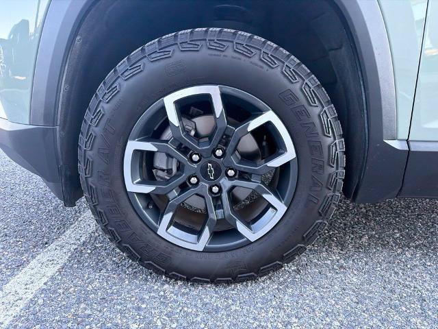 Used 2025 Chevrolet Equinox ACTIV AWD/4WD image 23