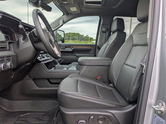 Used 2025 GMC Sierra 2500 Denali w/ Technology Package AWD/4WD image 15