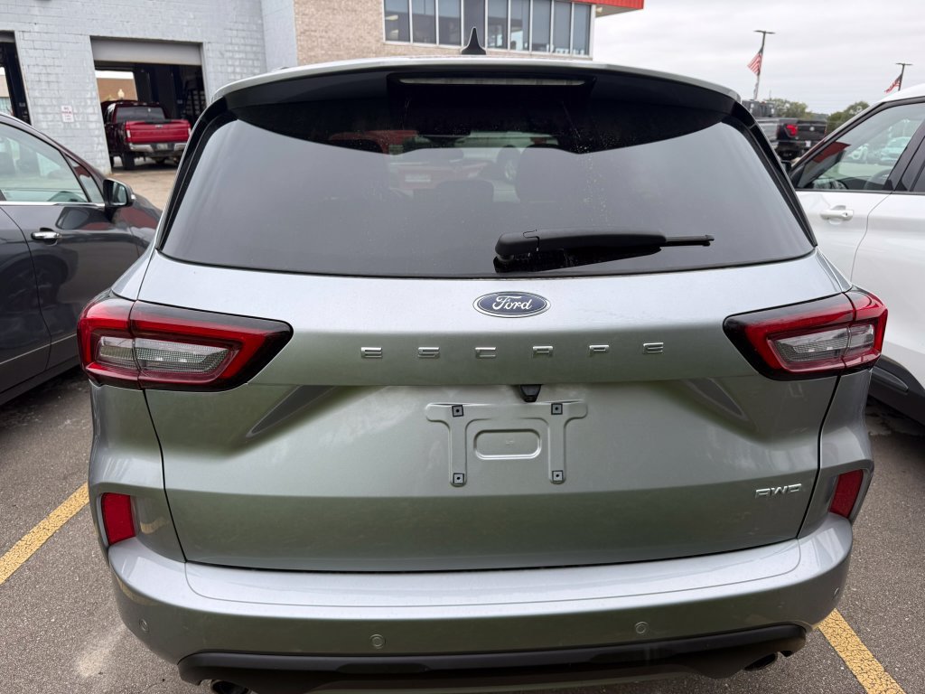 Certified 2024 Ford Escape ST-Line w/ Tech Pack #1 AWD/4WD image 7