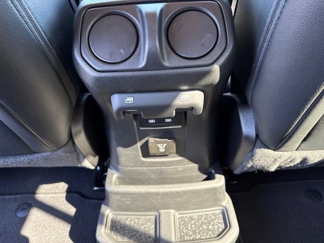 Used 2022 Jeep Wrangler Unlimited Sahara w/ Cold Weather Group AWD/4WD image 16