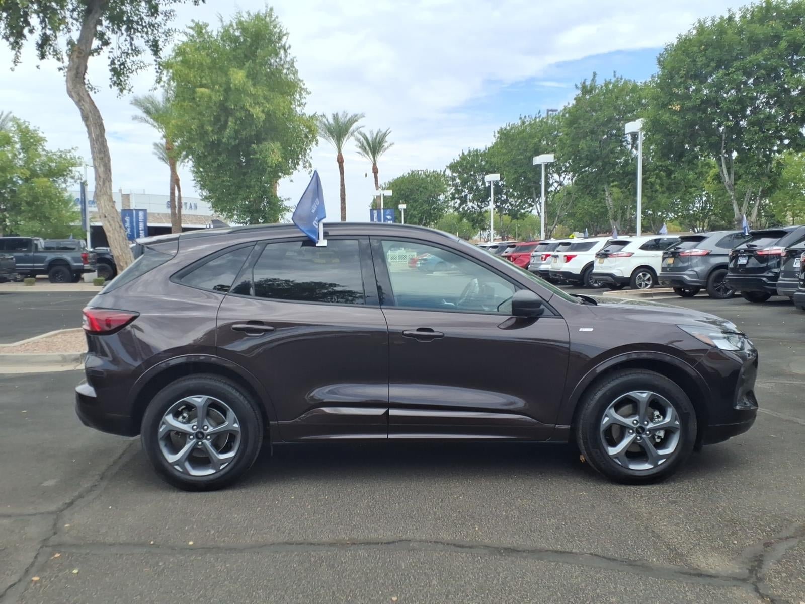 Certified 2023 Ford Escape ST-Line w/ Tech Pack #1 AWD/4WD image 3