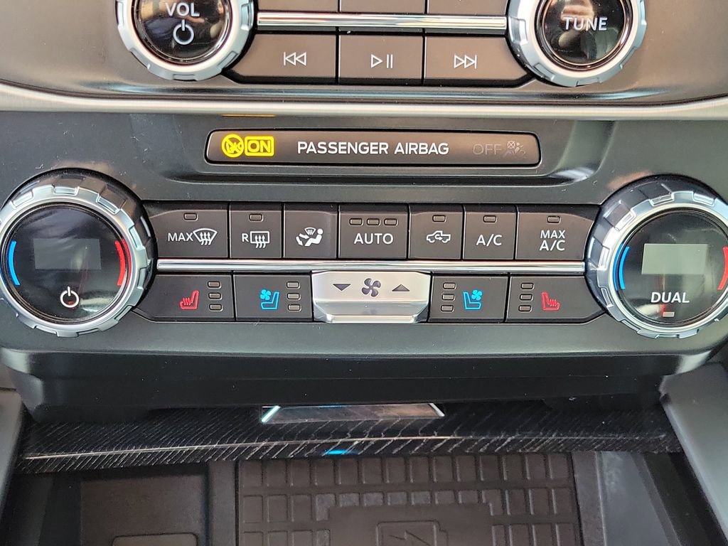 Certified 2022 Ford F250 Platinum AWD/4WD image 32